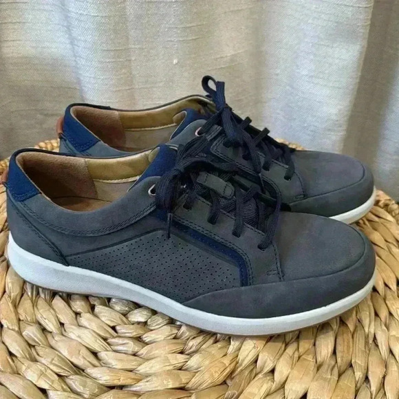 Clarks Un Trail Form Men’s Sneaker/Shoe size 10 1/2 Blue Nubuck Leather - Picture 1 of 9
